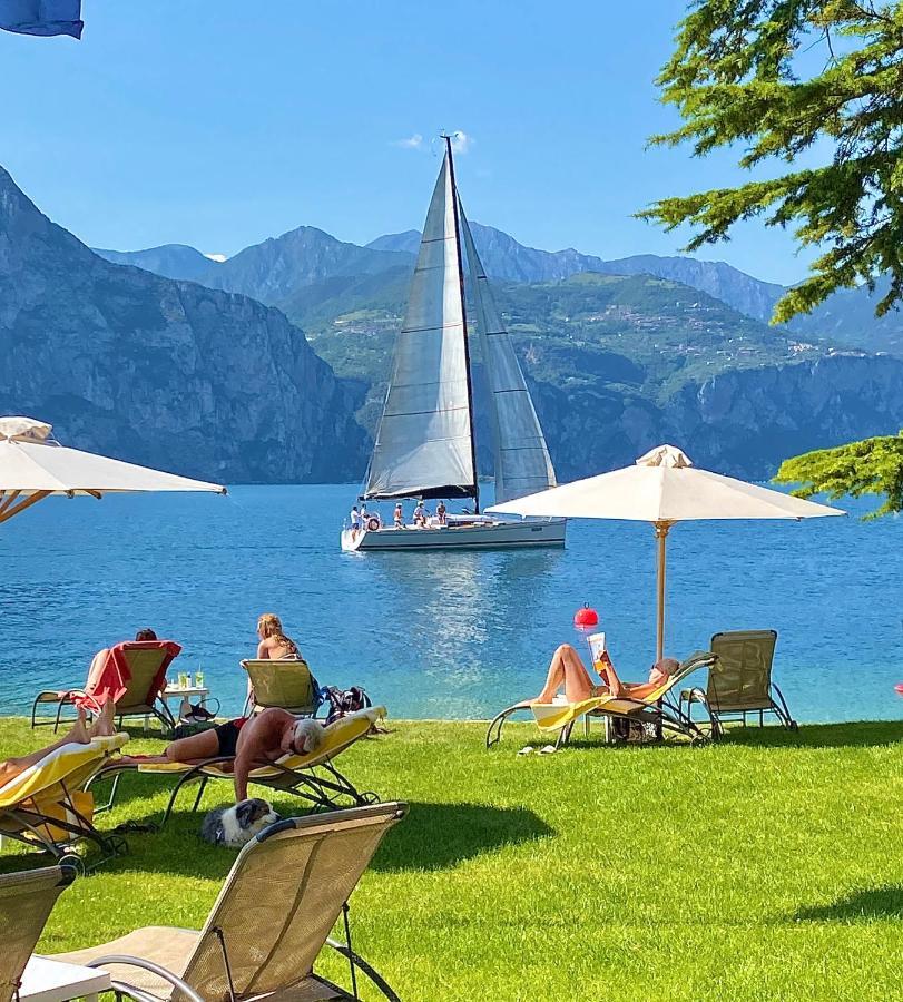 Hotel Du Lac - Relax Attitude Hotel Brenzone sul Garda Buitenkant foto