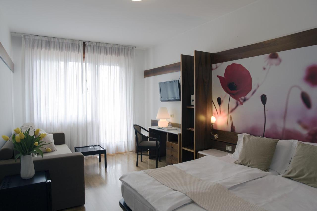 Hotel Du Lac - Relax Attitude Hotel Brenzone sul Garda Buitenkant foto