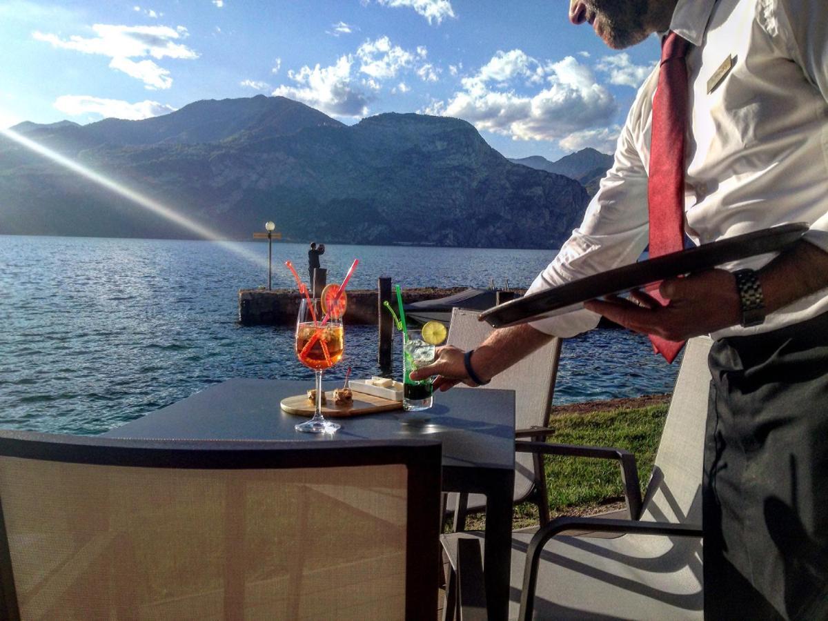 Hotel Du Lac - Relax Attitude Hotel Brenzone sul Garda Buitenkant foto