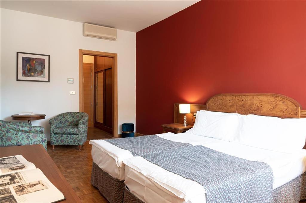 Hotel Du Lac - Relax Attitude Hotel Brenzone sul Garda Buitenkant foto
