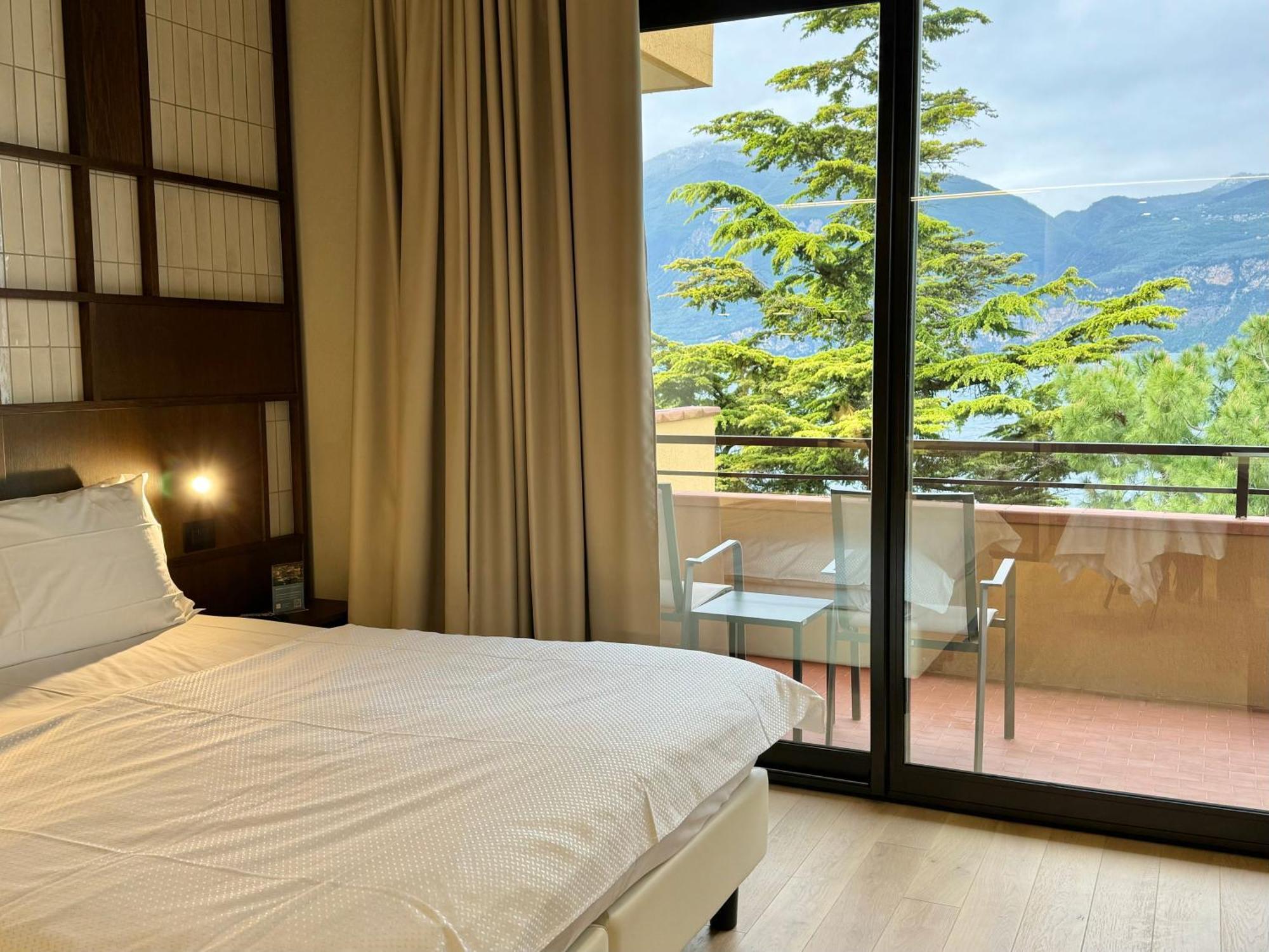 Hotel Du Lac - Relax Attitude Hotel Brenzone sul Garda Buitenkant foto