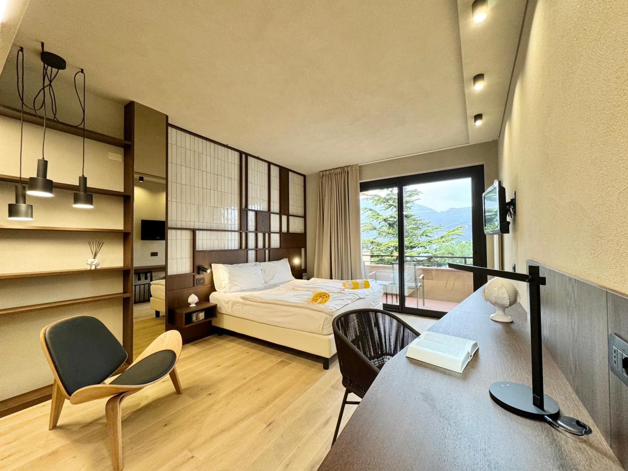 Hotel Du Lac - Relax Attitude Hotel Brenzone sul Garda Buitenkant foto