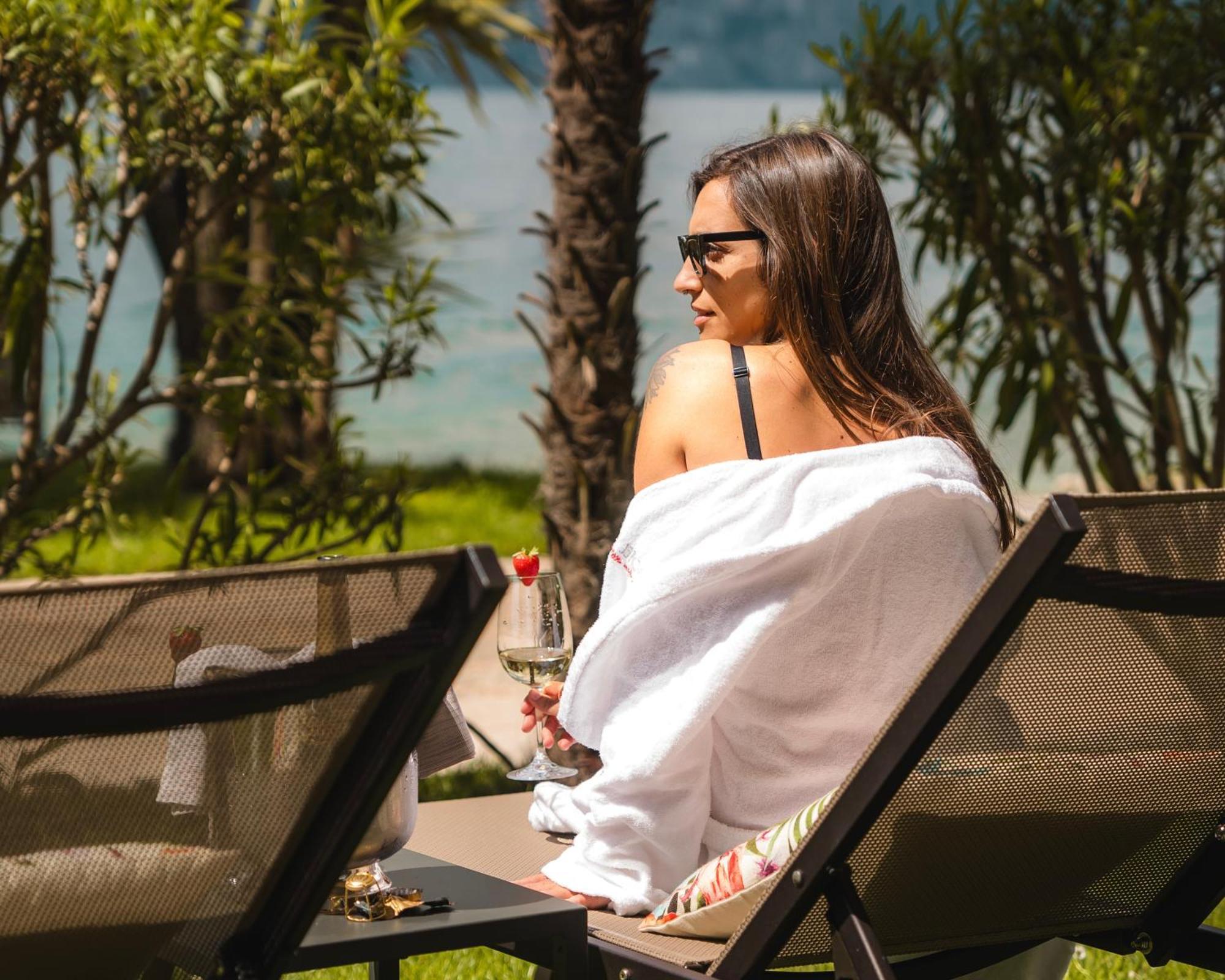 Hotel Du Lac - Relax Attitude Hotel Brenzone sul Garda Buitenkant foto