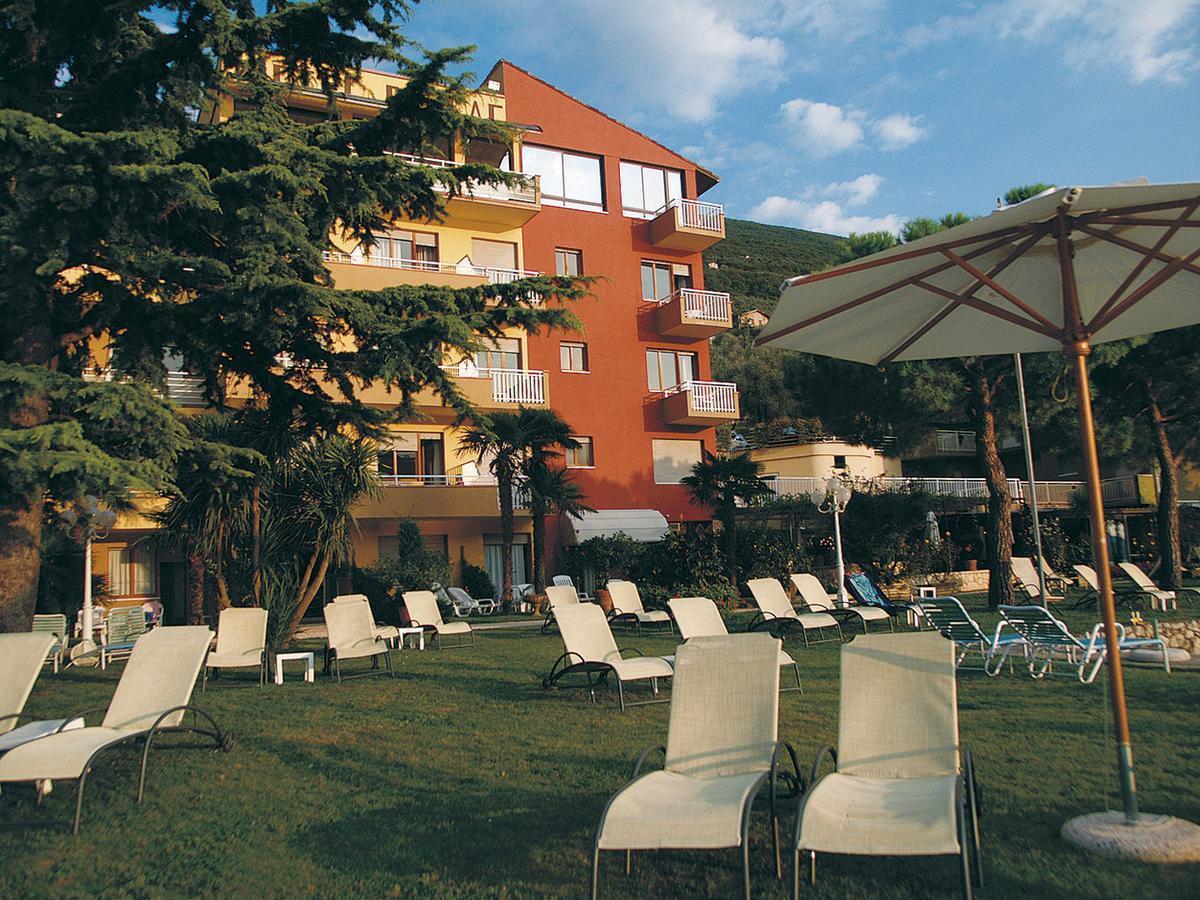 Hotel Du Lac - Relax Attitude Hotel Brenzone sul Garda Buitenkant foto