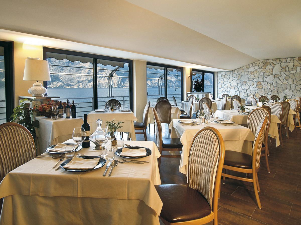 Hotel Du Lac - Relax Attitude Hotel Brenzone sul Garda Buitenkant foto